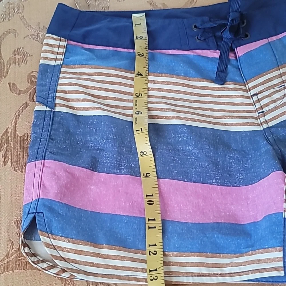Women's Patagonia Wave Maker Board Surfing short Pink & Blue Stripe SZ 8 - Picture 10 of 15